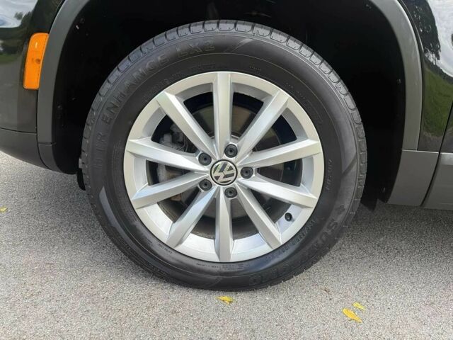 Чорний Фольксваген Тігуан, об'ємом двигуна 2 л та пробігом 52 тис. км за 3200 $, фото 13 на Automoto.ua