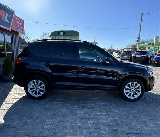 Черный Фольксваген Тигуан, объемом двигателя 2 л и пробегом 183 тыс. км за 14000 $, фото 2 на Automoto.ua