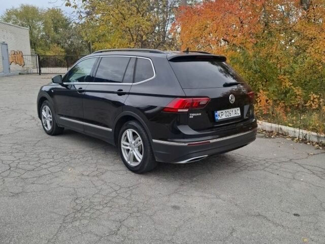 Черный Фольксваген Тигуан, объемом двигателя 2 л и пробегом 94 тыс. км за 21000 $, фото 6 на Automoto.ua