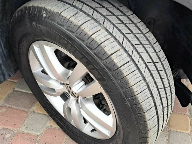 Черный Фольксваген Тигуан, объемом двигателя 2 л и пробегом 143 тыс. км за 12999 $, фото 20 на Automoto.ua