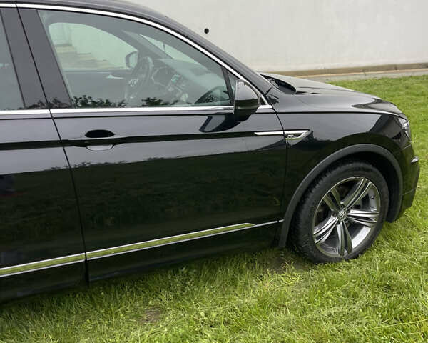 Черный Фольксваген Тигуан, объемом двигателя 1.98 л и пробегом 215 тыс. км за 26855 $, фото 10 на Automoto.ua