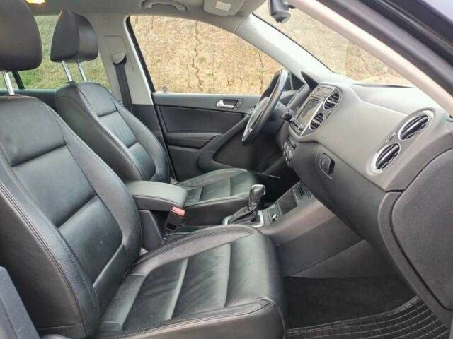 Чорний Фольксваген Тігуан, об'ємом двигуна 2 л та пробігом 82 тис. км за 10300 $, фото 20 на Automoto.ua