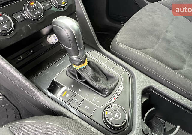 Черный Фольксваген Тигуан, объемом двигателя 1.97 л и пробегом 250 тыс. км за 23500 $, фото 8 на Automoto.ua