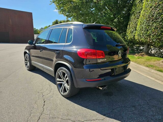 Черный Фольксваген Тигуан, объемом двигателя 2 л и пробегом 57 тыс. км за 9000 $, фото 5 на Automoto.ua