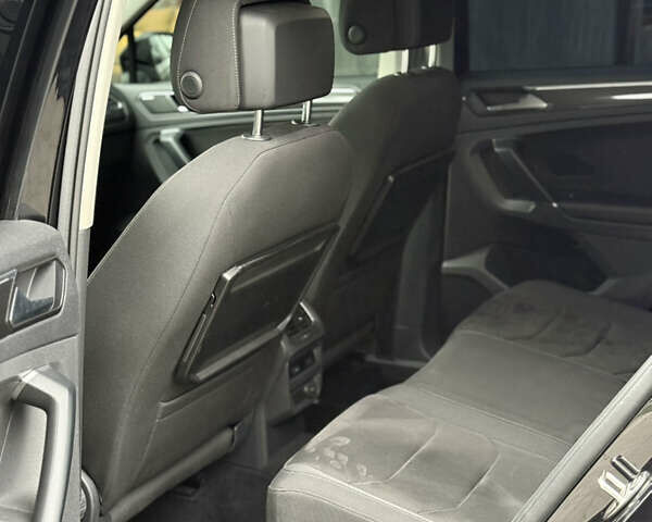 Черный Фольксваген Тигуан, объемом двигателя 2 л и пробегом 209 тыс. км за 23800 $, фото 13 на Automoto.ua