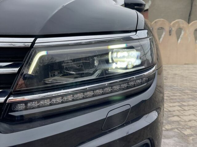 Черный Фольксваген Тигуан, объемом двигателя 2 л и пробегом 225 тыс. км за 24000 $, фото 20 на Automoto.ua