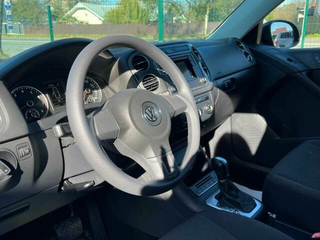 Чорний Фольксваген Тігуан, об'ємом двигуна 2 л та пробігом 142 тис. км за 12200 $, фото 7 на Automoto.ua