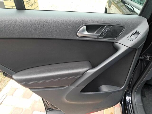 Черный Фольксваген Тигуан, объемом двигателя 2 л и пробегом 143 тыс. км за 12999 $, фото 13 на Automoto.ua