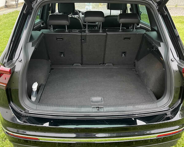 Черный Фольксваген Тигуан, объемом двигателя 1.98 л и пробегом 215 тыс. км за 26855 $, фото 6 на Automoto.ua