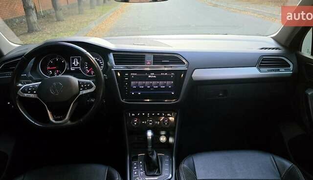 Черный Фольксваген Тигуан, объемом двигателя 1.98 л и пробегом 130 тыс. км за 24499 $, фото 19 на Automoto.ua