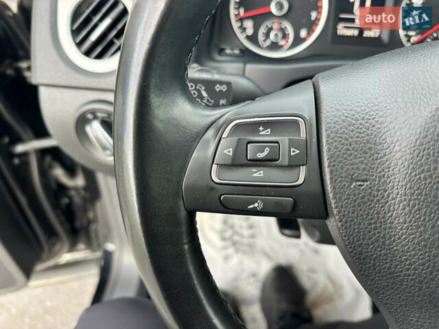 Черный Фольксваген Тигуан, объемом двигателя 2 л и пробегом 175 тыс. км за 12333 $, фото 47 на Automoto.ua