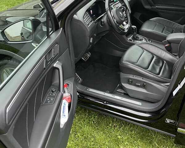 Черный Фольксваген Тигуан, объемом двигателя 1.98 л и пробегом 215 тыс. км за 26855 $, фото 4 на Automoto.ua