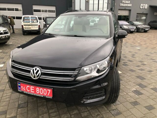 Чорний Фольксваген Тігуан, об'ємом двигуна 2 л та пробігом 187 тис. км за 10900 $, фото 4 на Automoto.ua