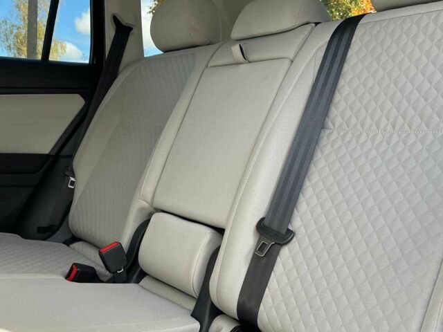 Чорний Фольксваген Тігуан, об'ємом двигуна 2 л та пробігом 42 тис. км за 17000 $, фото 21 на Automoto.ua