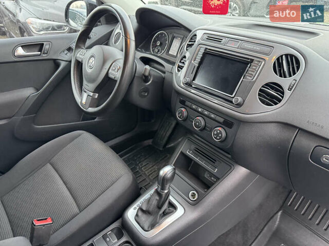 Черный Фольксваген Тигуан, объемом двигателя 2 л и пробегом 140 тыс. км за 13700 $, фото 26 на Automoto.ua