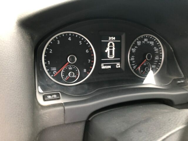 Чорний Фольксваген Тігуан, об'ємом двигуна 2 л та пробігом 187 тис. км за 10900 $, фото 8 на Automoto.ua