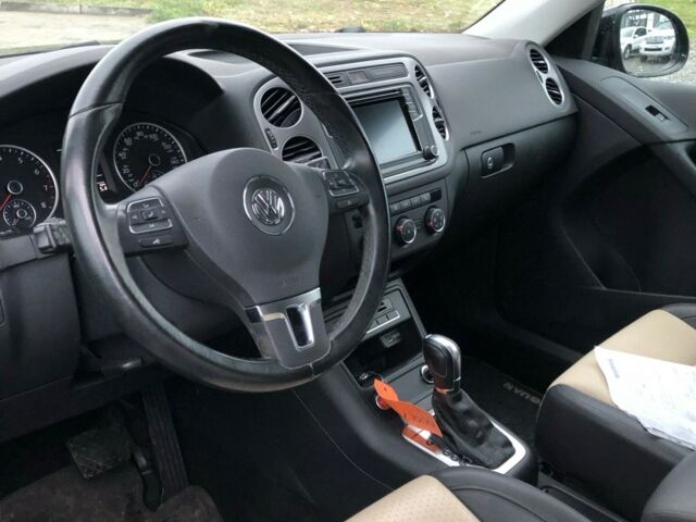 Чорний Фольксваген Тігуан, об'ємом двигуна 2 л та пробігом 187 тис. км за 10900 $, фото 9 на Automoto.ua