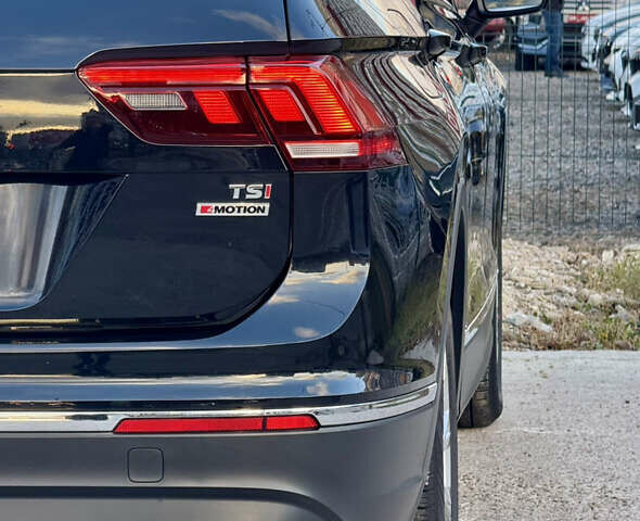 Черный Фольксваген Тигуан, объемом двигателя 1.98 л и пробегом 81 тыс. км за 21500 $, фото 71 на Automoto.ua