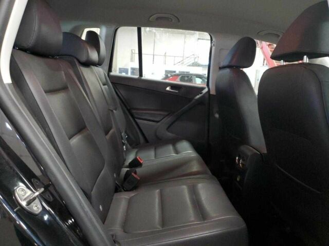 Чорний Фольксваген Тігуан, об'ємом двигуна 0 л та пробігом 82 тис. км за 1800 $, фото 10 на Automoto.ua