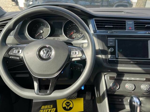 Чорний Фольксваген Тігуан, об'ємом двигуна 2 л та пробігом 42 тис. км за 17000 $, фото 9 на Automoto.ua