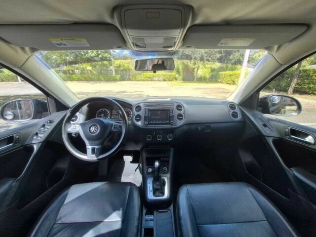 Черный Фольксваген Тигуан, объемом двигателя 2 л и пробегом 55 тыс. км за 17000 $, фото 7 на Automoto.ua