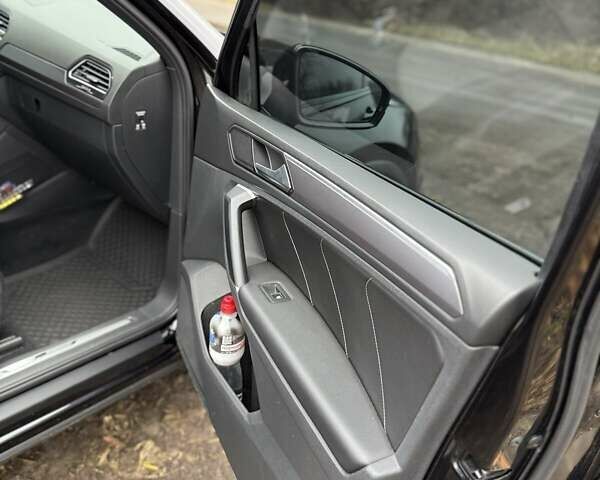 Чорний Фольксваген Тігуан, об'ємом двигуна 1.98 л та пробігом 150 тис. км за 30000 $, фото 18 на Automoto.ua