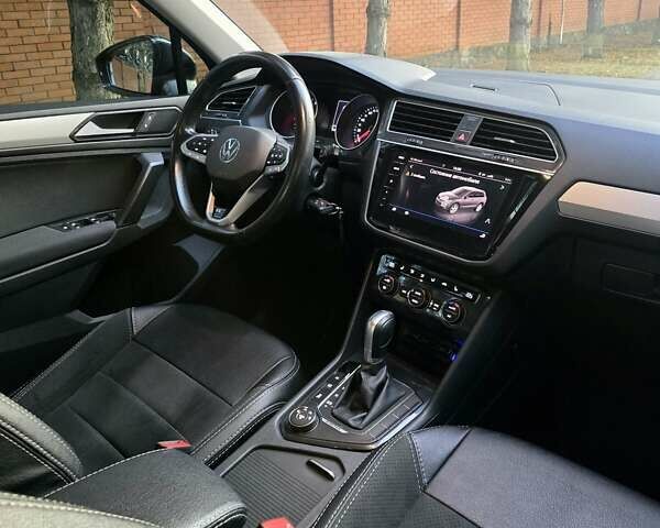 Черный Фольксваген Тигуан, объемом двигателя 1.98 л и пробегом 130 тыс. км за 24499 $, фото 31 на Automoto.ua