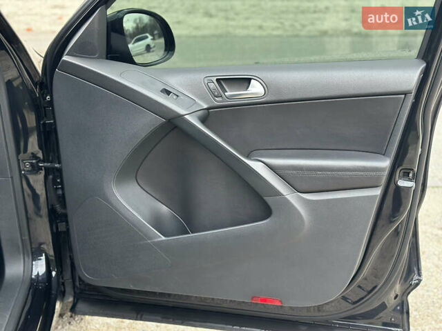 Черный Фольксваген Тигуан, объемом двигателя 1.98 л и пробегом 85 тыс. км за 15999 $, фото 8 на Automoto.ua