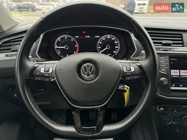 Чорний Фольксваген Тігуан, об'ємом двигуна 1.98 л та пробігом 151 тис. км за 24900 $, фото 27 на Automoto.ua
