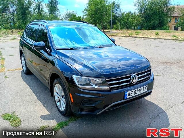 Чорний Фольксваген Тігуан, об'ємом двигуна 2 л та пробігом 93 тис. км за 15000 $, фото 4 на Automoto.ua