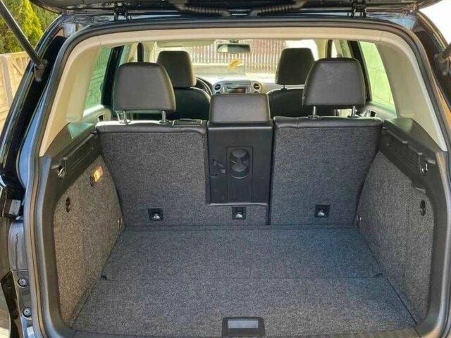 Чорний Фольксваген Тігуан, об'ємом двигуна 2 л та пробігом 153 тис. км за 12000 $, фото 8 на Automoto.ua