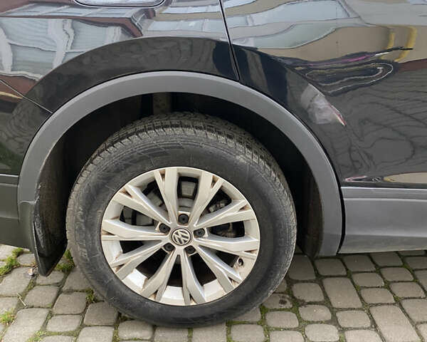 Черный Фольксваген Тигуан, объемом двигателя 1.98 л и пробегом 199 тыс. км за 15850 $, фото 29 на Automoto.ua