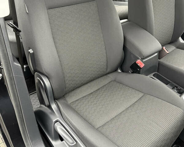 Черный Фольксваген Тигуан, объемом двигателя 2 л и пробегом 95 тыс. км за 14499 $, фото 26 на Automoto.ua