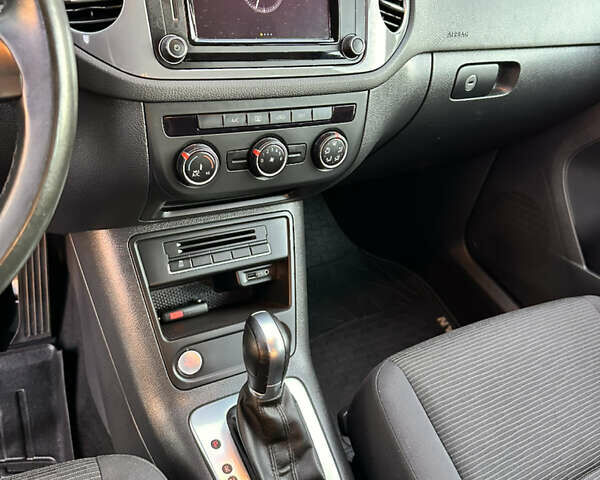 Черный Фольксваген Тигуан, объемом двигателя 1.98 л и пробегом 102 тыс. км за 13900 $, фото 18 на Automoto.ua