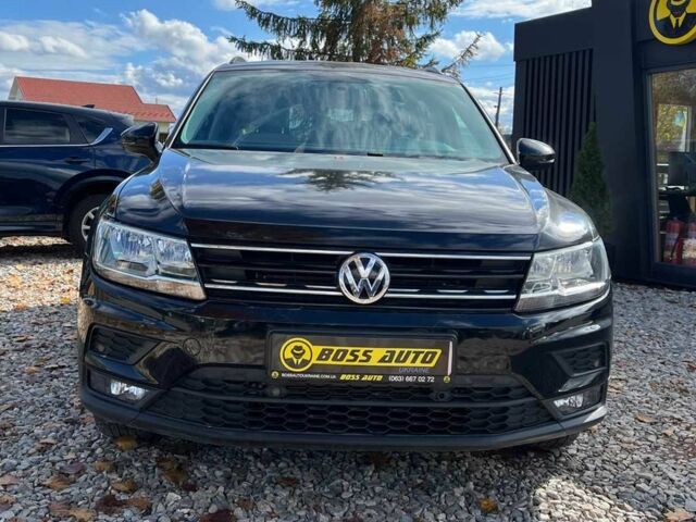 Чорний Фольксваген Тігуан, об'ємом двигуна 2 л та пробігом 42 тис. км за 17000 $, фото 2 на Automoto.ua