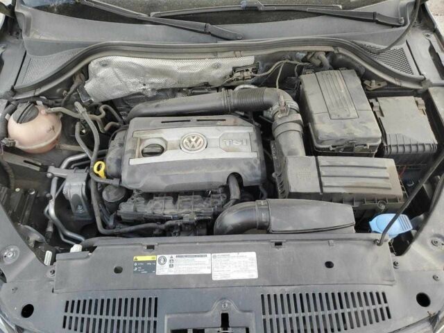 Черный Фольксваген Тигуан, объемом двигателя 2 л и пробегом 142 тыс. км за 2500 $, фото 11 на Automoto.ua