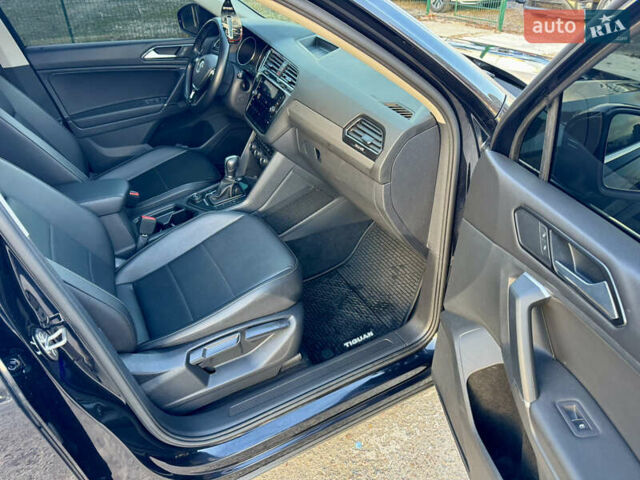 Черный Фольксваген Тигуан, объемом двигателя 1.98 л и пробегом 81 тыс. км за 21500 $, фото 14 на Automoto.ua