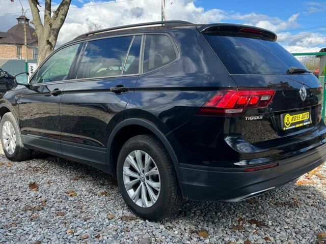 Чорний Фольксваген Тігуан, об'ємом двигуна 2 л та пробігом 42 тис. км за 17000 $, фото 6 на Automoto.ua