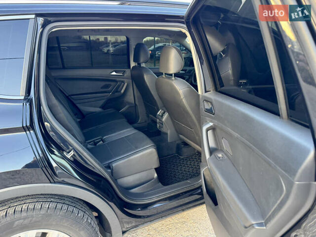 Черный Фольксваген Тигуан, объемом двигателя 1.98 л и пробегом 81 тыс. км за 21500 $, фото 43 на Automoto.ua