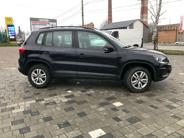 Чорний Фольксваген Тігуан, об'ємом двигуна 2 л та пробігом 187 тис. км за 10900 $, фото 5 на Automoto.ua