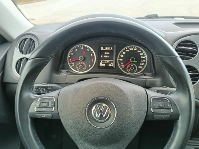 Черный Фольксваген Тигуан, объемом двигателя 2 л и пробегом 82 тыс. км за 9000 $, фото 18 на Automoto.ua