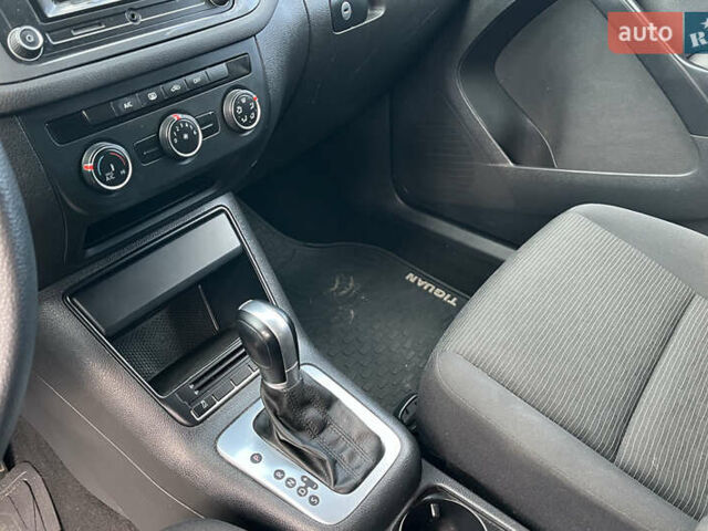 Черный Фольксваген Тигуан, объемом двигателя 1.98 л и пробегом 142 тыс. км за 12200 $, фото 11 на Automoto.ua