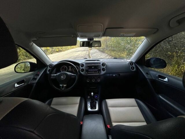 Черный Фольксваген Тигуан, объемом двигателя 2 л и пробегом 145 тыс. км за 12500 $, фото 5 на Automoto.ua