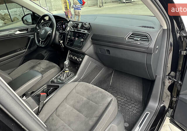 Черный Фольксваген Тигуан, объемом двигателя 1.97 л и пробегом 250 тыс. км за 23500 $, фото 10 на Automoto.ua