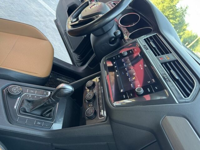 Черный Фольксваген Тигуан, объемом двигателя 2 л и пробегом 173 тыс. км за 16400 $, фото 15 на Automoto.ua