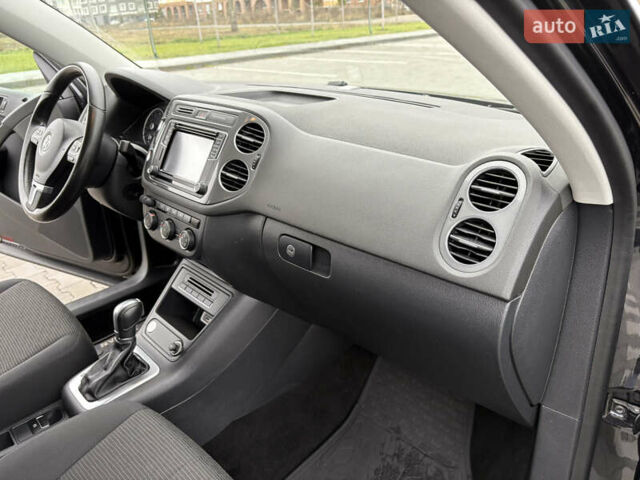 Черный Фольксваген Тигуан, объемом двигателя 2 л и пробегом 95 тыс. км за 14499 $, фото 30 на Automoto.ua