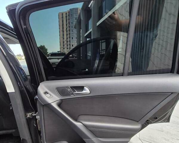 Чорний Фольксваген Тігуан, об'ємом двигуна 1.98 л та пробігом 117 тис. км за 17890 $, фото 52 на Automoto.ua