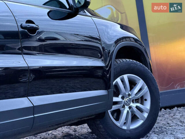 Черный Фольксваген Тигуан, объемом двигателя 2 л и пробегом 185 тыс. км за 13999 $, фото 25 на Automoto.ua