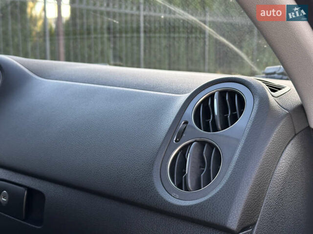 Черный Фольксваген Тигуан, объемом двигателя 2 л и пробегом 100 тыс. км за 14200 $, фото 46 на Automoto.ua