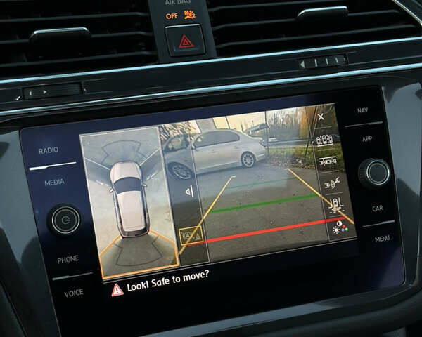 Черный Фольксваген Тигуан, объемом двигателя 1.98 л и пробегом 145 тыс. км за 19200 $, фото 30 на Automoto.ua